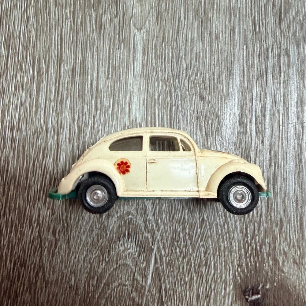 Vintage Lindberg Line Volkswagen Beetle 19 Flower Power White Toy Car 3 Inch